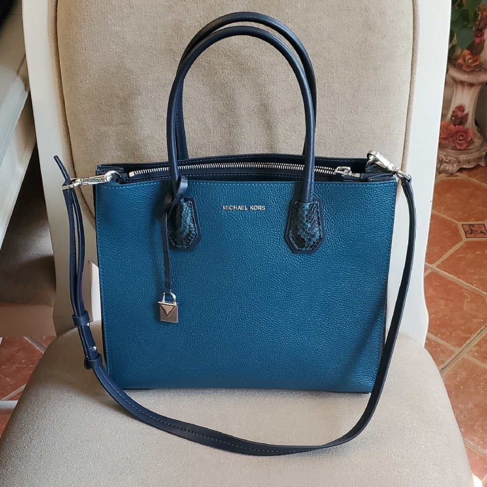 Michael Kors | Teal Large Mercer Accordian Tote Bag NWT